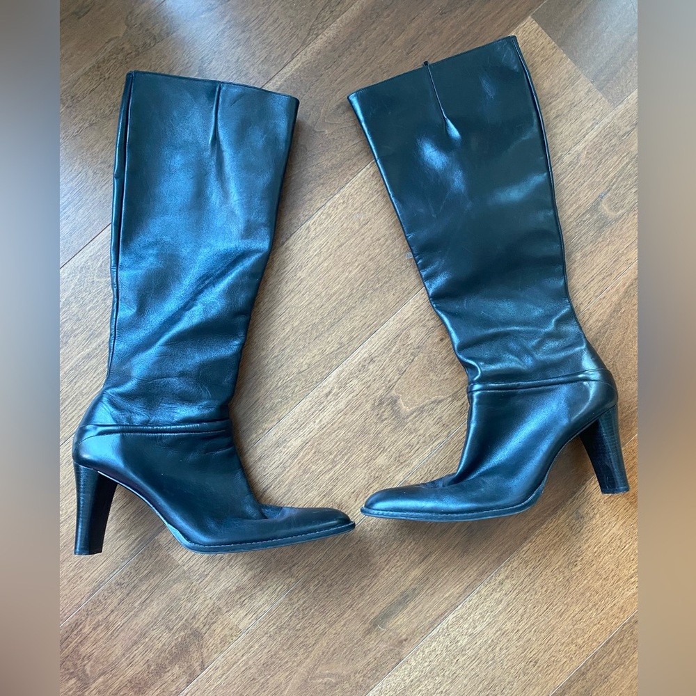 Halston size 8 boot made in Spain